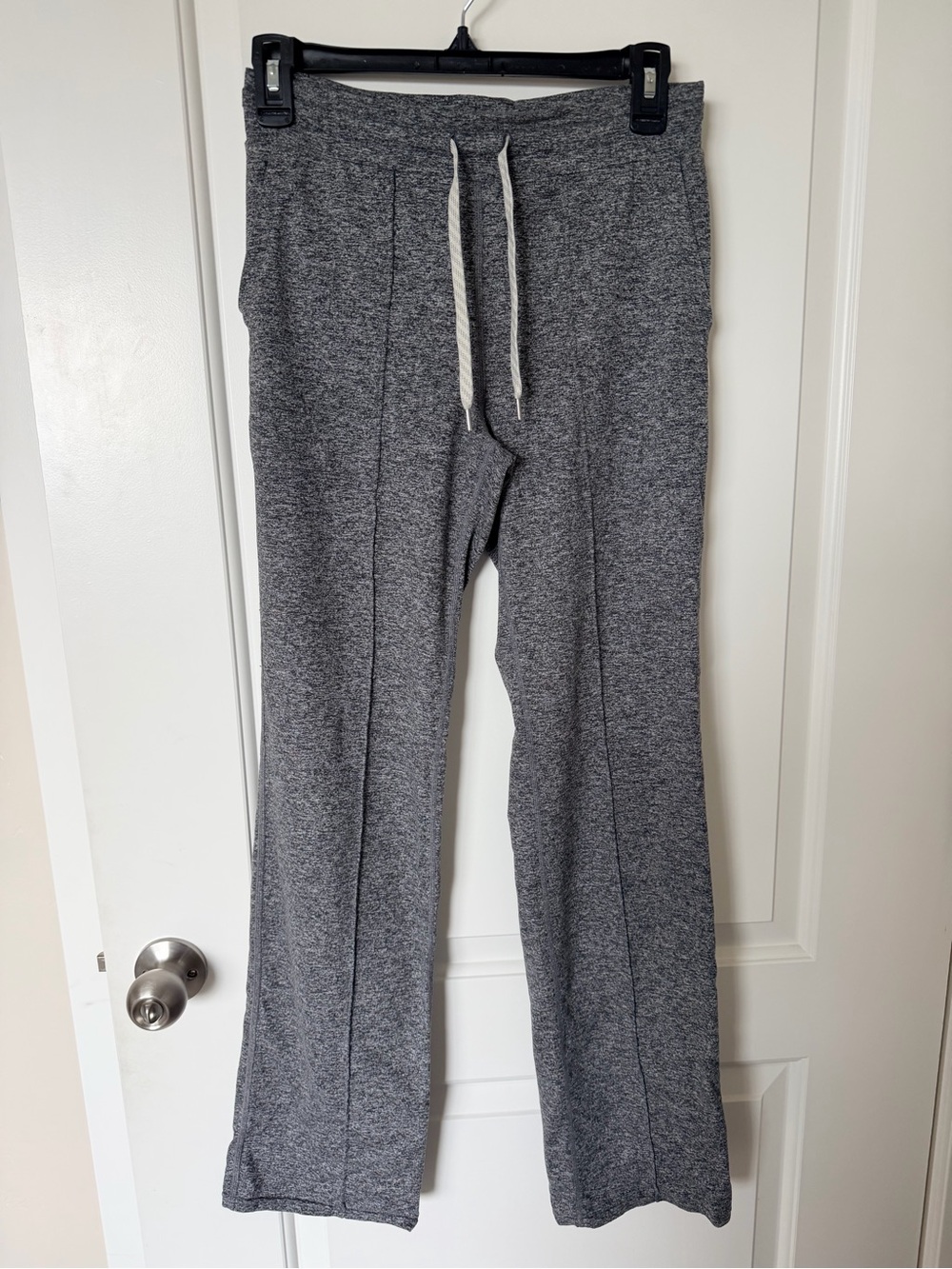 Vuori Straight Leg Jogger Pant in Grey Marle